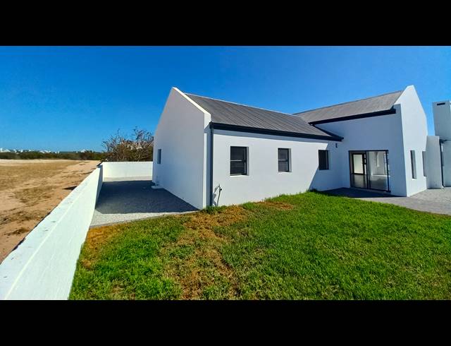3 BEDROOM HOUSE FOR SALE IN BRITANNIA BEACH ESTATE